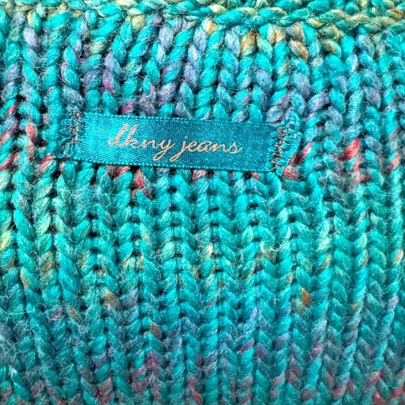 DKNY Jeans sweater in a size large, decorative sequence and a decorative button - Picture 5 of 10